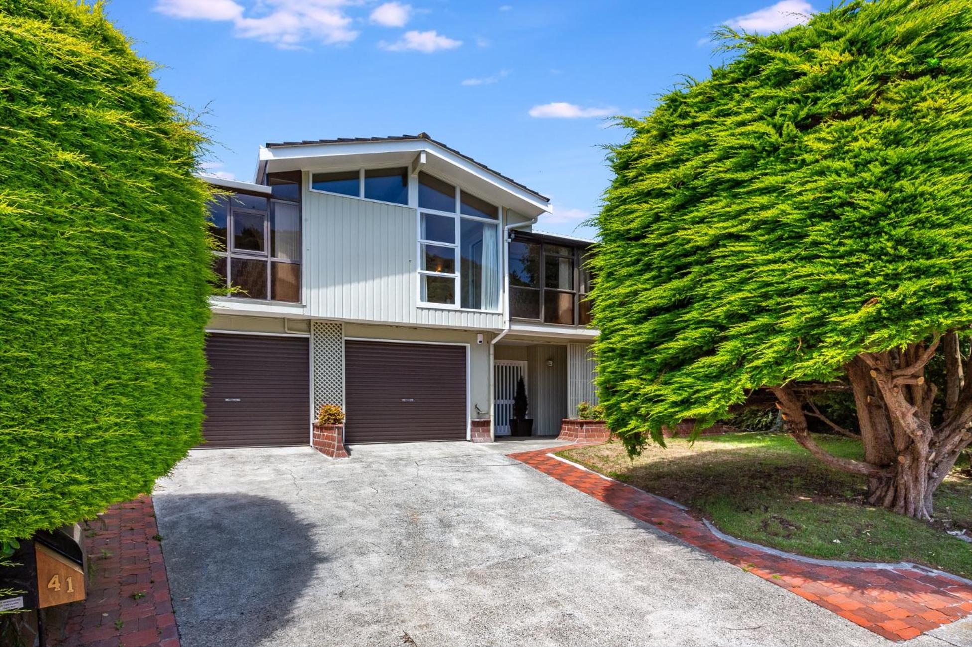 Retro 4 Bedroom Home, Warm And Welcoming, Quiet Location Porirua Eksteriør bilde