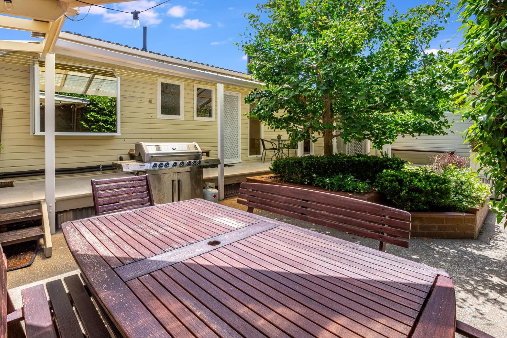Retro 4 Bedroom Home, Warm And Welcoming, Quiet Location Porirua Eksteriør bilde